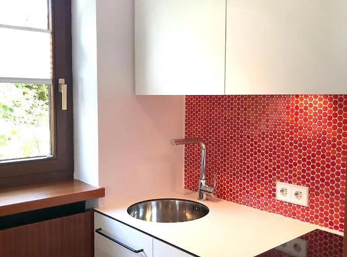 Zwischen Hafen Und Strandbad