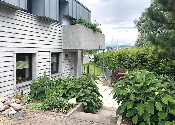 Zwischen Hafen Und Strandbad * Konstanz